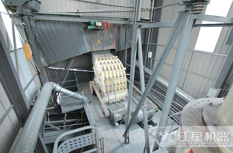 煤礦錘式破碎機(jī)單機(jī)作業(yè)粉碎矸石現(xiàn)場圖片