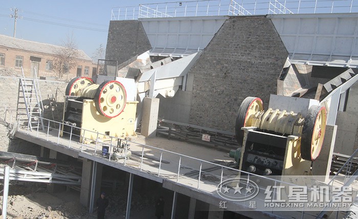 紅星小型鄂破機(jī)現(xiàn)場圖
