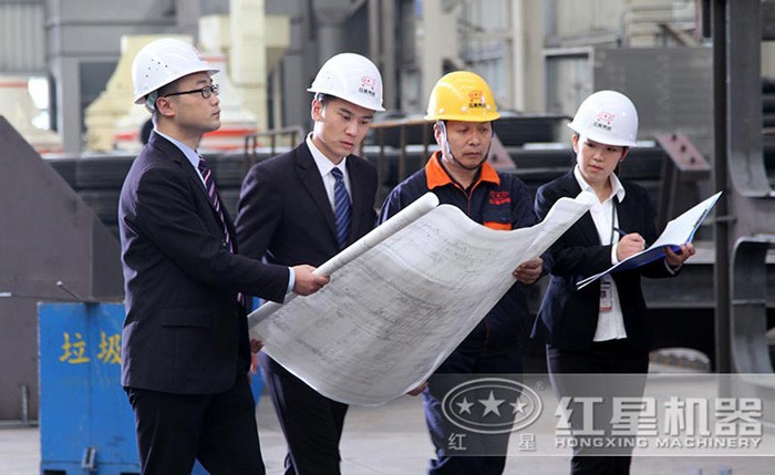 紅星焦炭破碎機(jī)廠家配同客戶(hù)考察