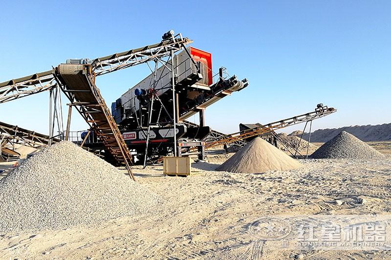 大型移動沙石機(jī)現(xiàn)場