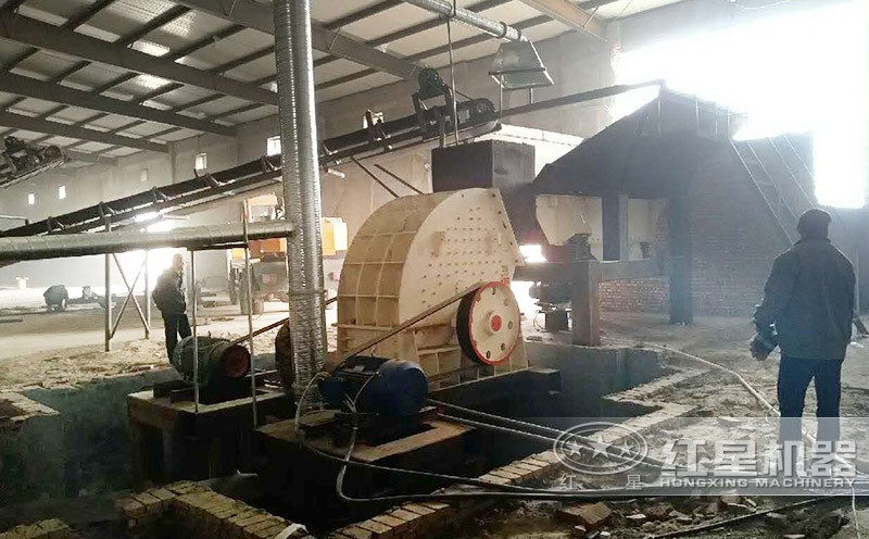 重型石料破碎機(jī)現(xiàn)場(chǎng)，紅星直銷更便宜