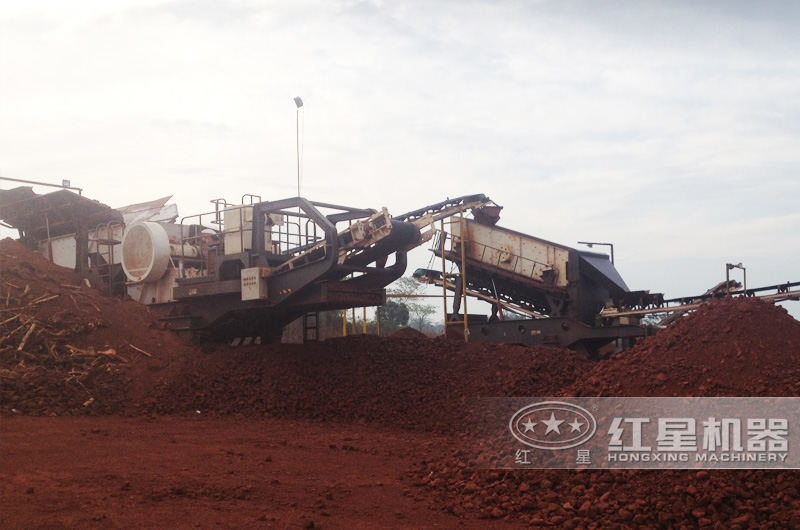 可移動式渣土粉碎機現(xiàn)場