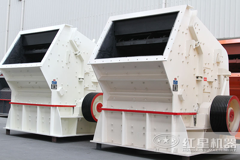 反擊破粒型好，適合對(duì)成品規(guī)格要求較高的砂石廠