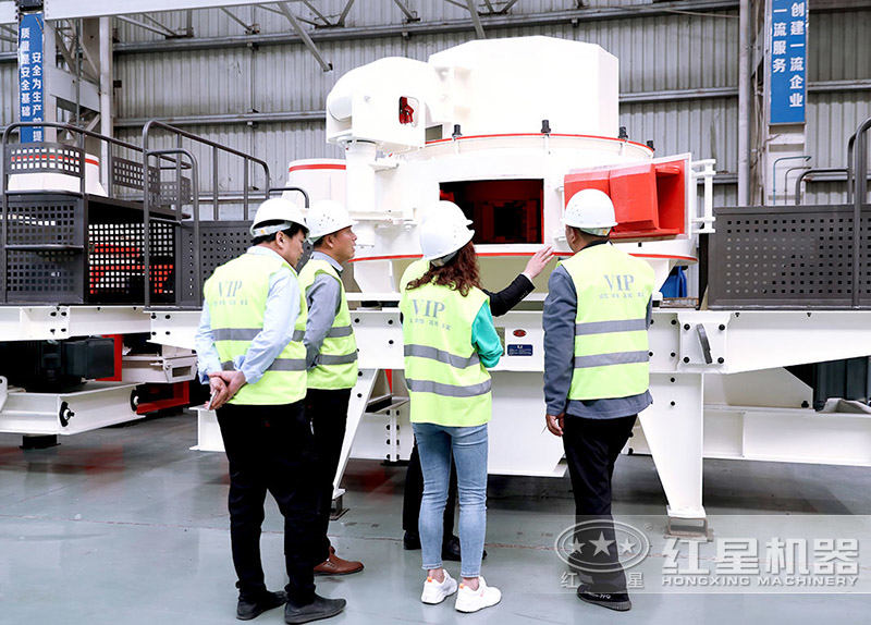 用戶在石頭制砂機車間，上午參觀下午下單