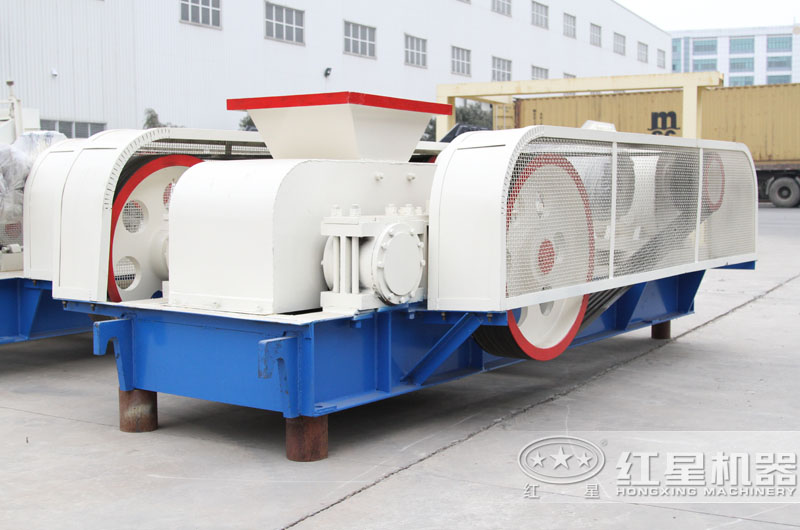 對(duì)輥石子制砂機(jī)，可處理含水分8%左右物料不堵塞