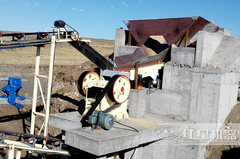 山東石料場——配置1060顎破機，時產(chǎn)350t/h