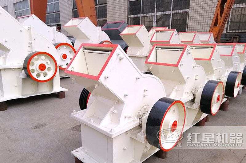 小型錘式破碎機(jī)，體積小操作簡(jiǎn)單