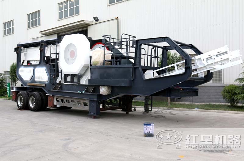 移動(dòng)顎式破碎機(jī)，如上圖