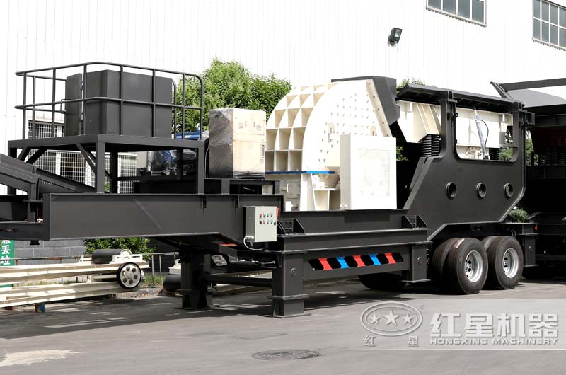 移動(dòng)式pcz重錘破碎機(jī)，上圖