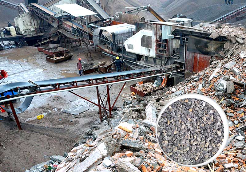 移動(dòng)破碎機(jī)現(xiàn)場(chǎng)，粒形好，客戶非常滿意