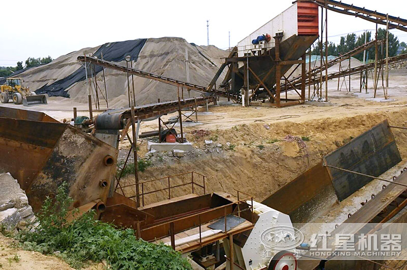 1308重錘破碎機(jī)工作現(xiàn)場圖片